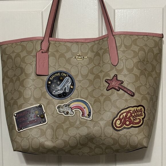 Limited Coach Disney X Cinderella City Tote Patches Signature Canvas Bag FLAWS - Picture 1 of 15
